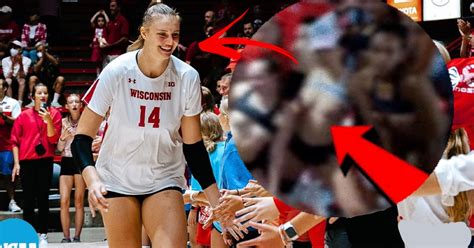 wisconsin badgers volleyball nudes|Nude photo leak of Wisconsin womens volleyball team has police。